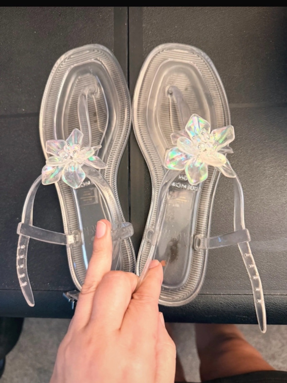 Pre-love Vince Camuto Women’s Floral Jelly Thong Sandals — clear